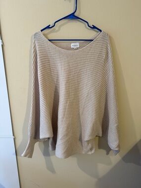 Zinole Scoop-Neck Ribbed Pullover Sweater in Light Beige
